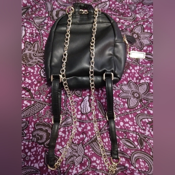 Guess backpack - Picture 9 of 9